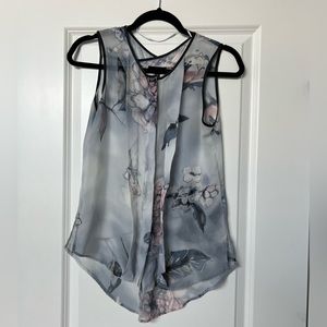 Beautiful floral print blouse XXS fits up to small NWOT